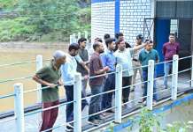 अल्मोड़ा की जीवनदायिनी नदी कोसी का निरीक्षण कर जिलाधिकारी ने मौके पर अधिकारियों को निर्देश दिए।
