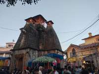 नंदाष्टमी मेले में नंदादेवी मंदिर अलमोडा़ में उमड़ा आस्था का सैलाब, पूजादर्शन के लिए लगी लंबी कतारें
